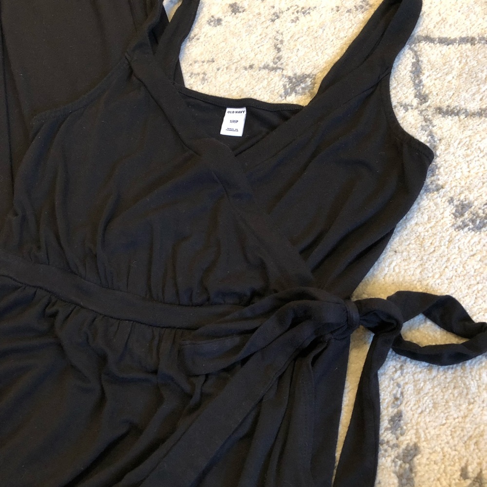 Old Navy Wrap Dress 🖤